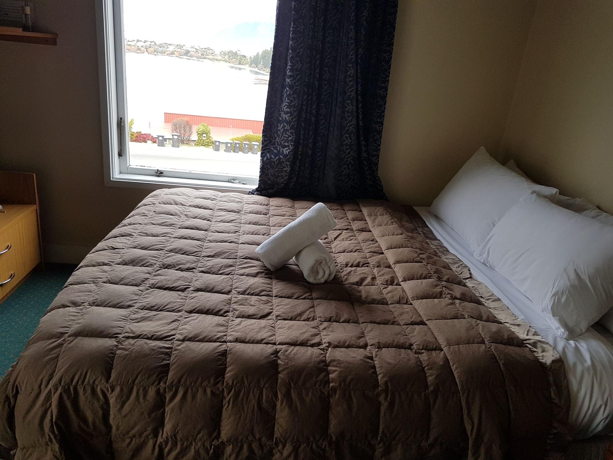 קווינסטאון Lakeview Colonial Motel מראה חיצוני תמונה