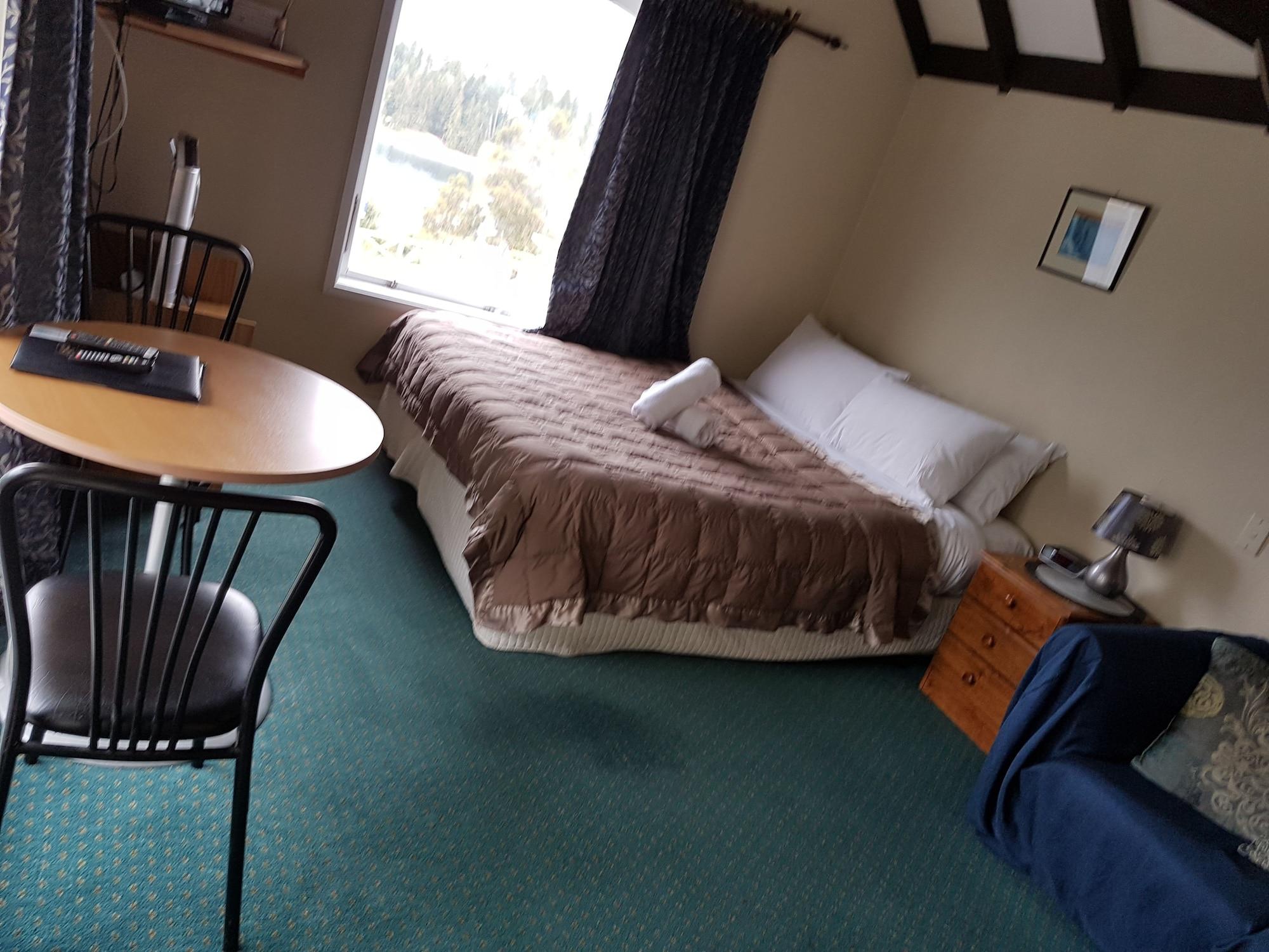 קווינסטאון Lakeview Colonial Motel מראה חיצוני תמונה