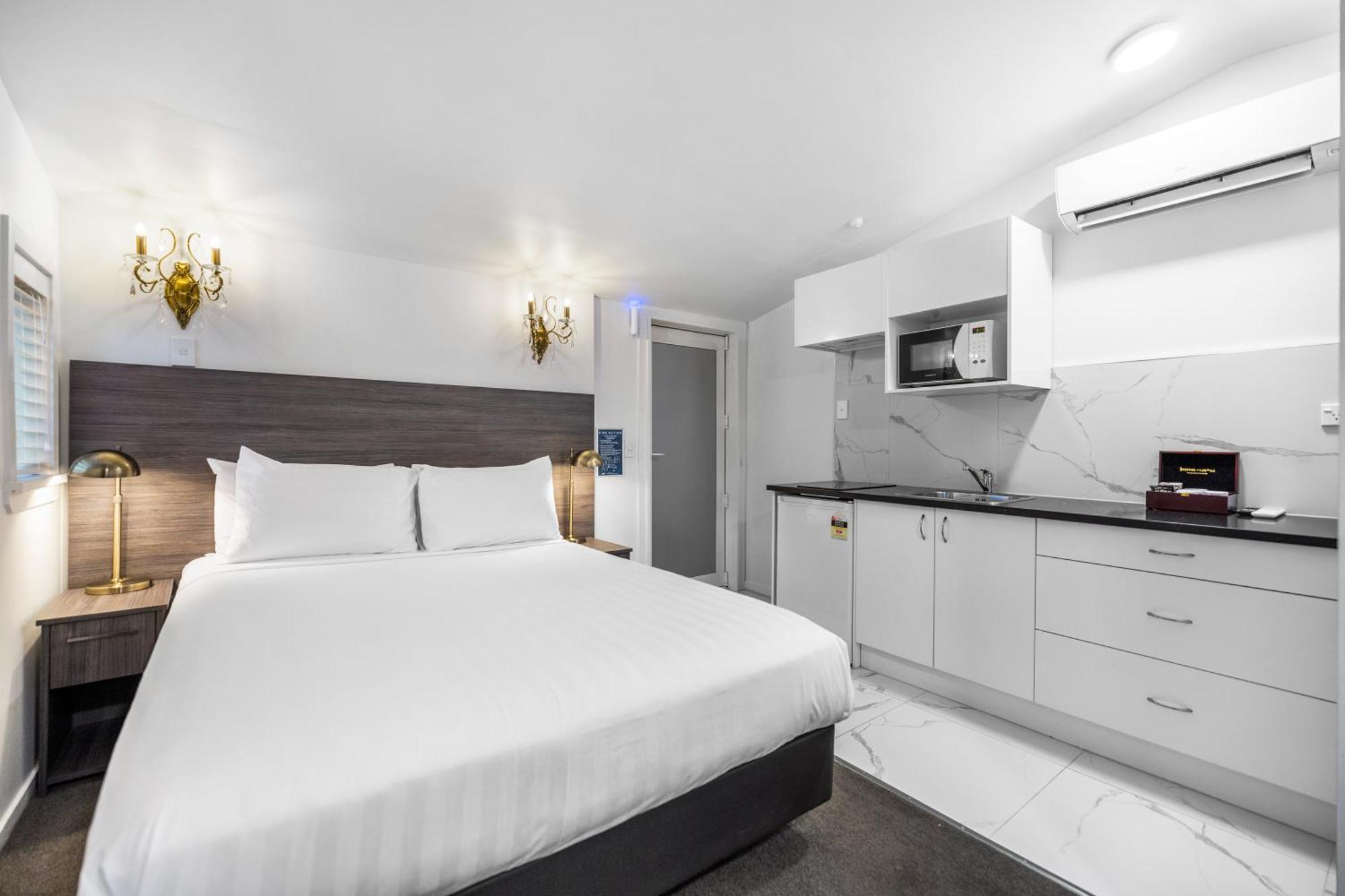 קווינסטאון Lakeview Colonial Motel מראה חיצוני תמונה