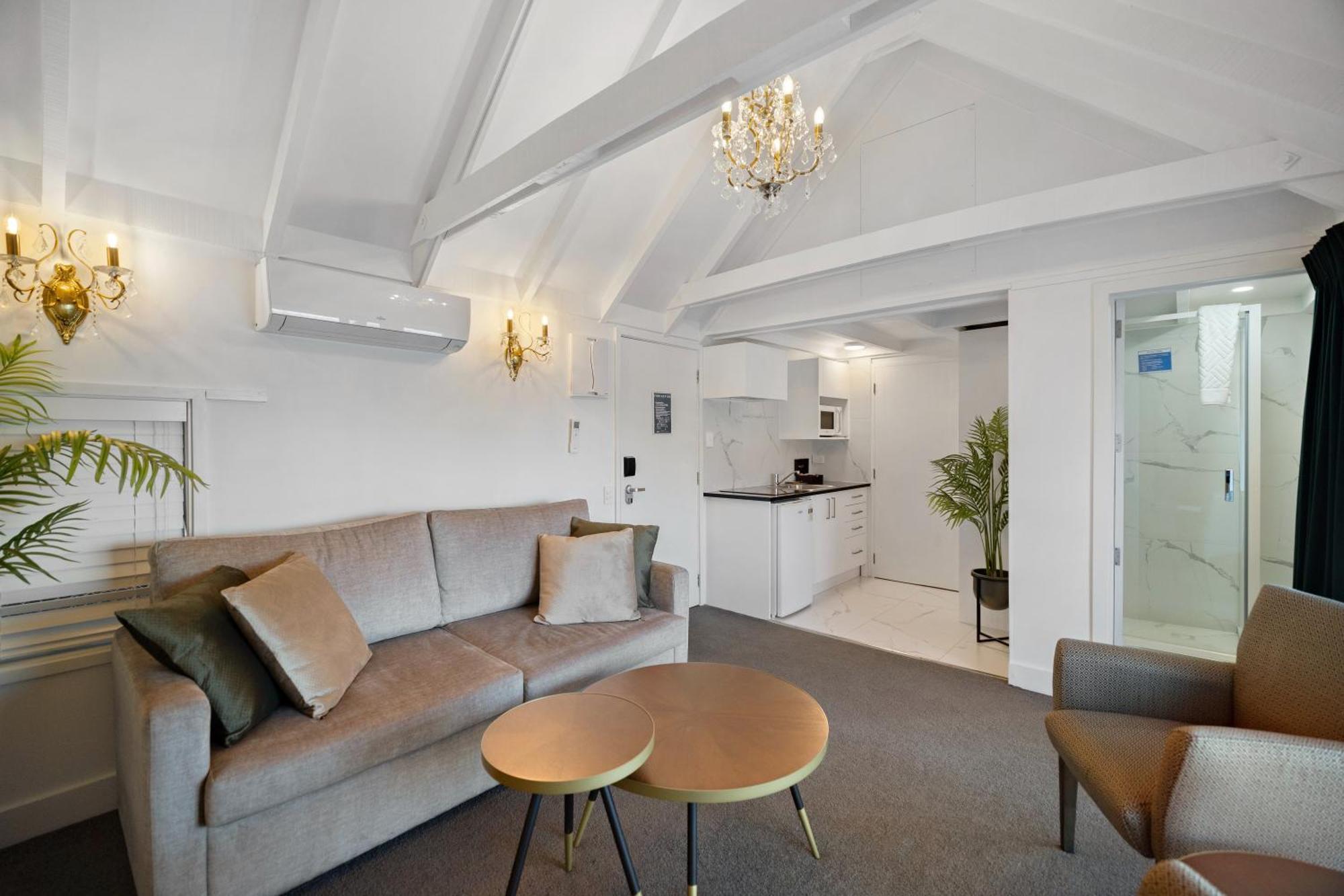 קווינסטאון Lakeview Colonial Motel מראה חיצוני תמונה