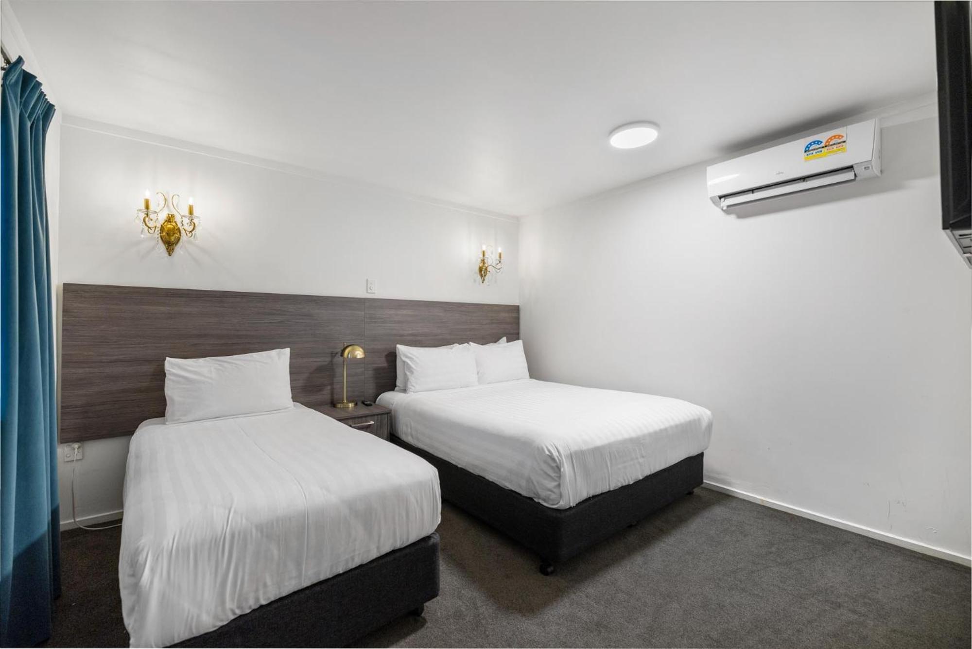 קווינסטאון Lakeview Colonial Motel מראה חיצוני תמונה
