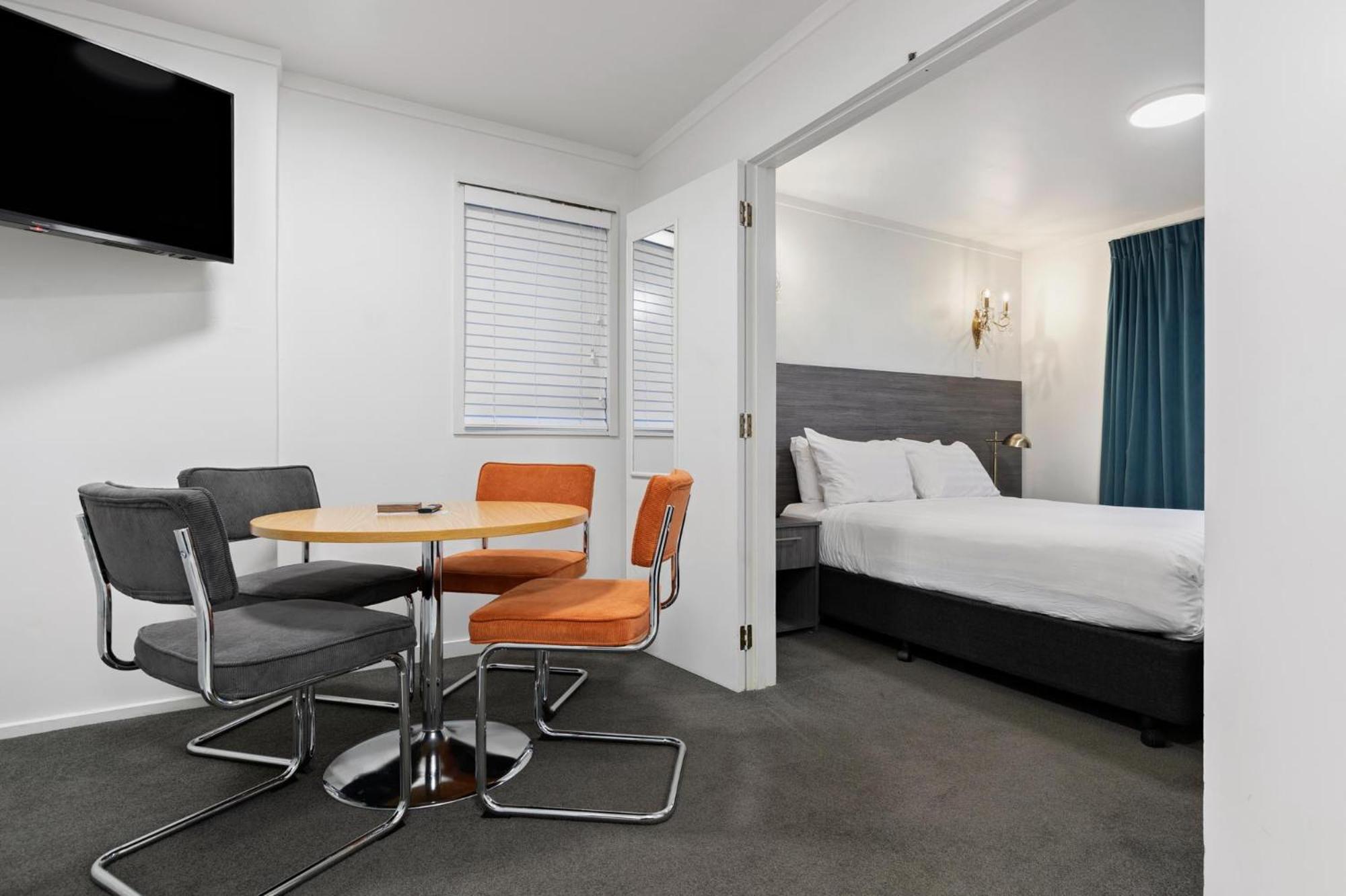 קווינסטאון Lakeview Colonial Motel מראה חיצוני תמונה