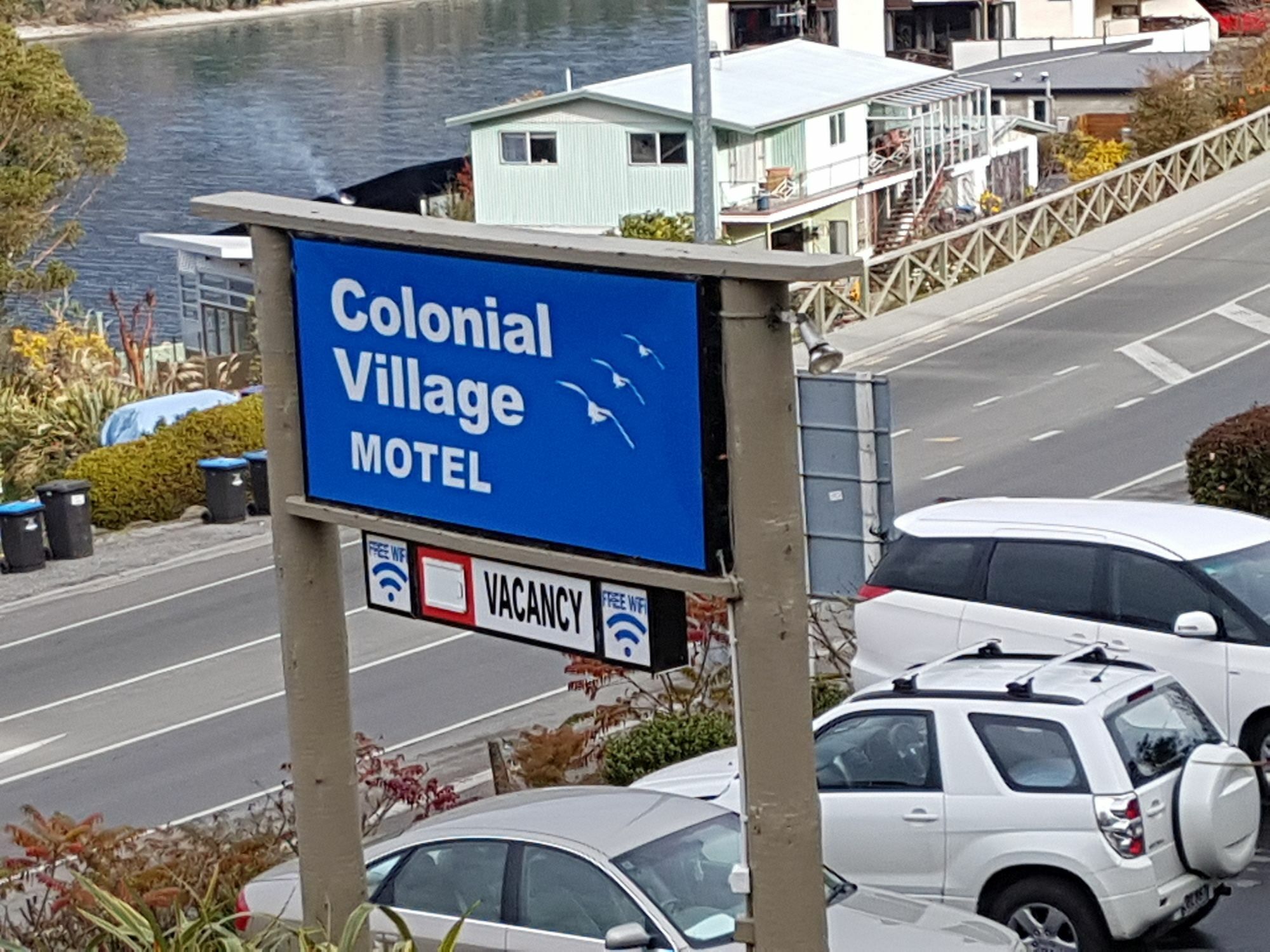 קווינסטאון Lakeview Colonial Motel מראה חיצוני תמונה